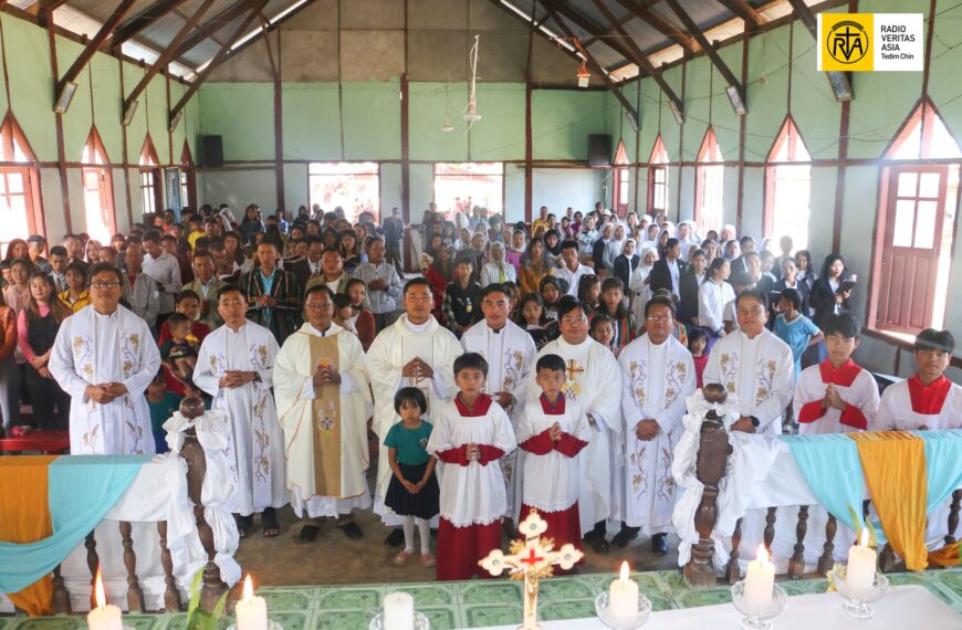 Siampi thak Rev. Fr. James Khambawi in apianna khua ahi, Dimzang khuaah abawl amasa pen Missa Biakpiakna (7.12.2025)Sunday