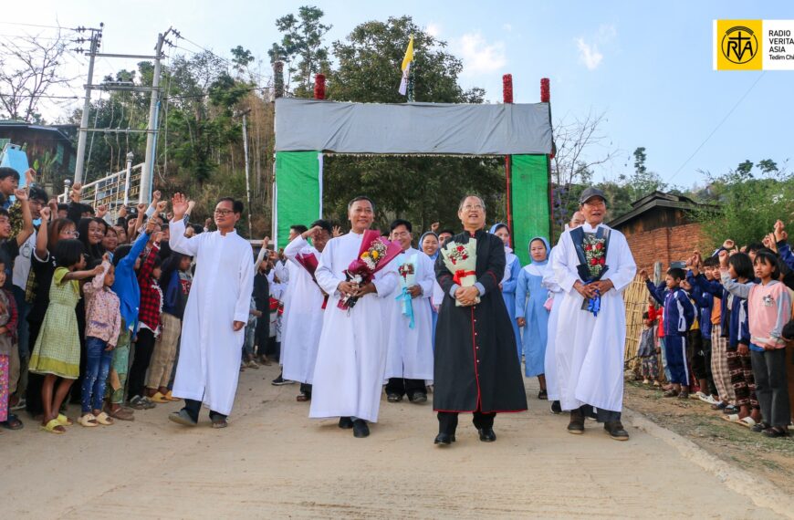 Saizang khua pan Bishop Felix leh a pawl te vai dawnna. (11 April, 2026)