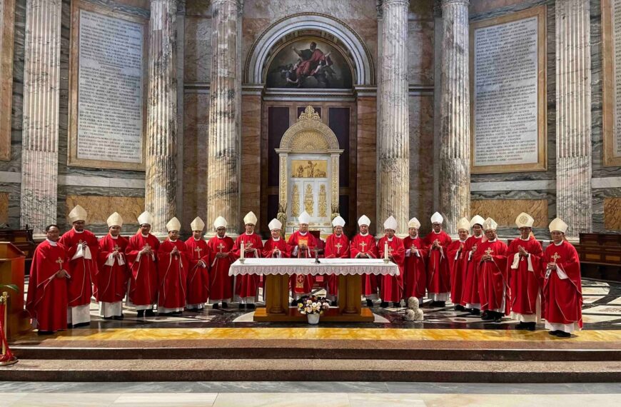 Roma aom, St. Paul Basilica Biakinnpi ah Kawlgam pan Siampiliante in Missa Biakpiakna bawl