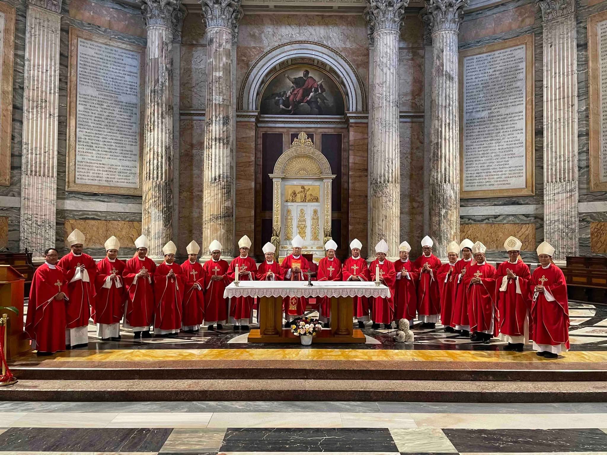 Roma aom, St. Paul Basilica Biakinnpi ah Kawlgam pan Siampiliante in Missa Biakpiakna bawl